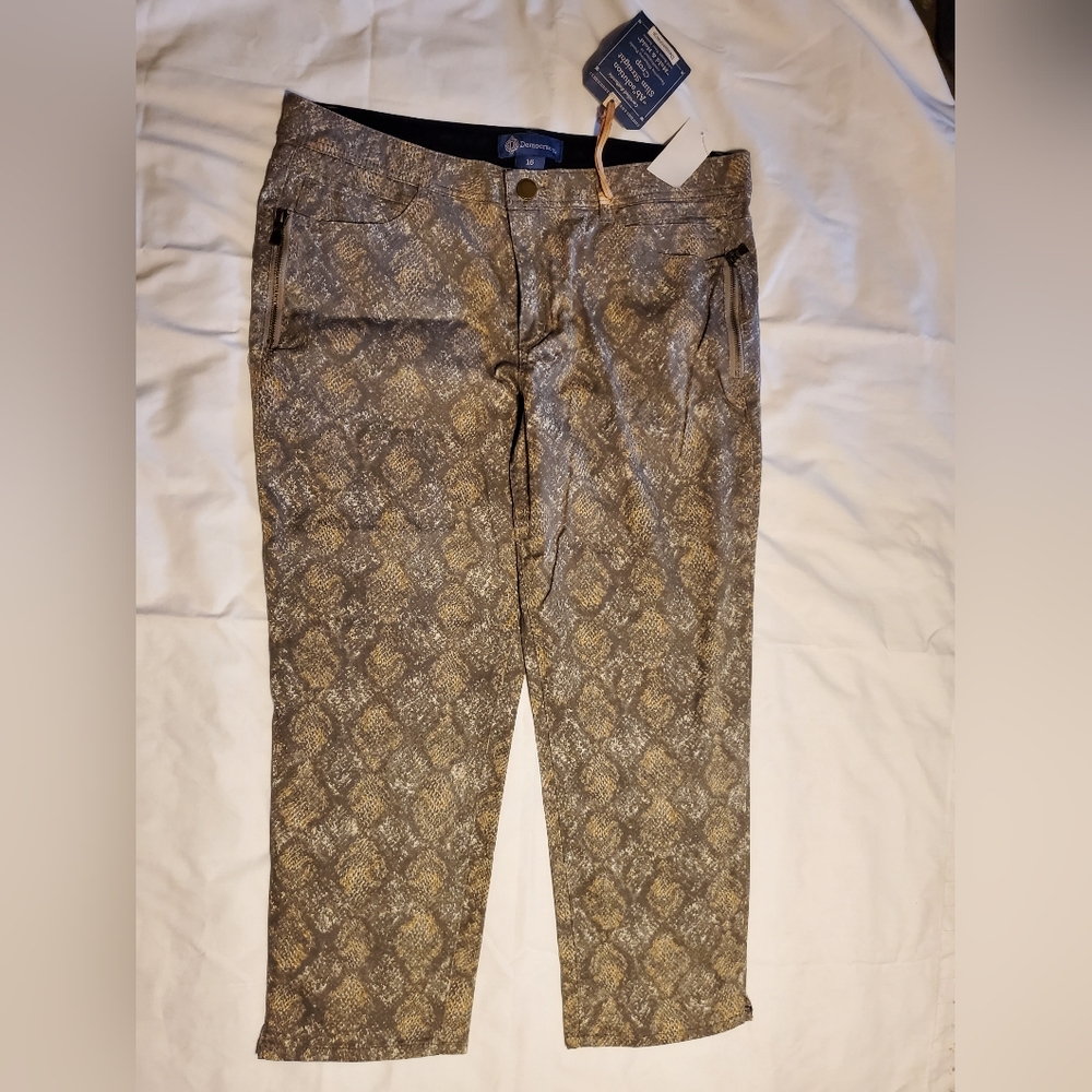 NWT - Democracy "Ab"solution slim- straight crop jeans - Size 16